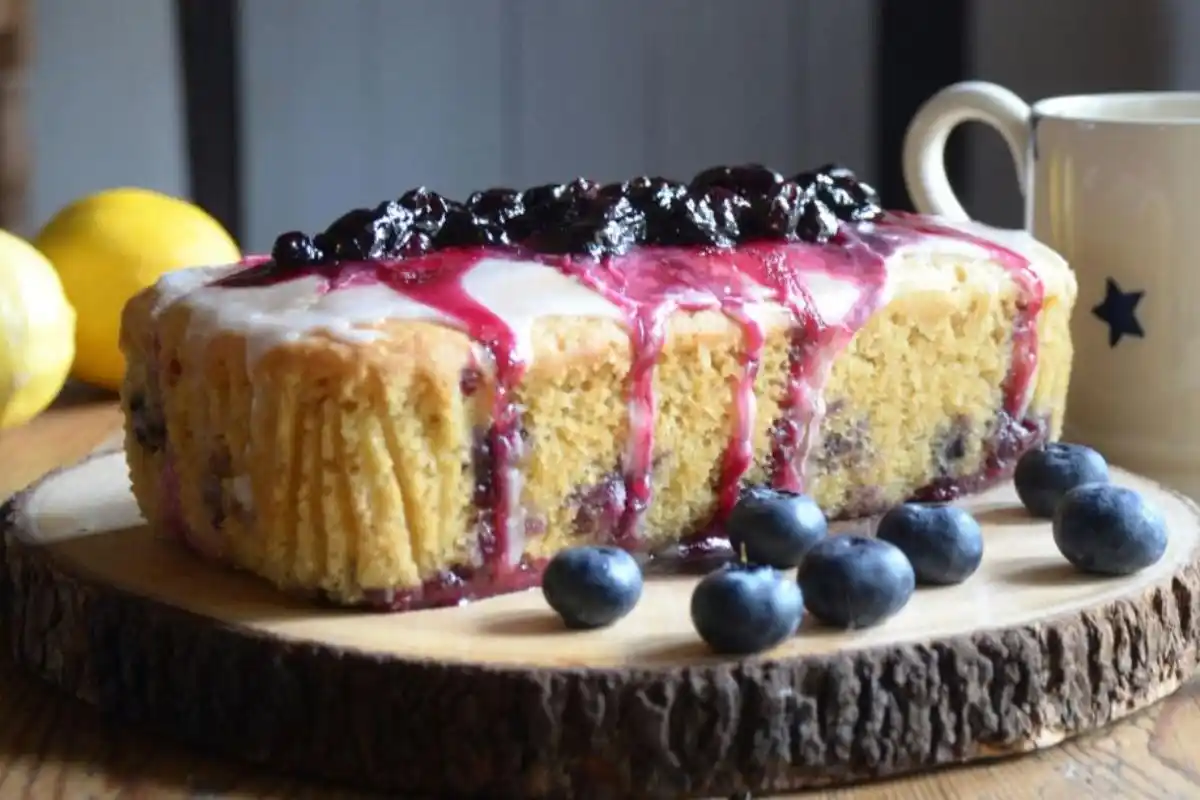 lemon and blueberry cake